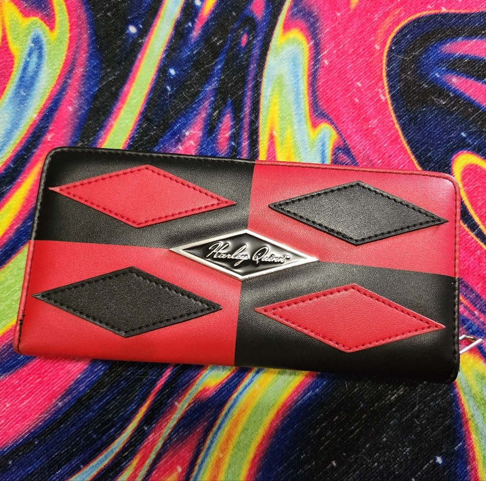 Bioworld Harley Quinn Red and Black Wallet / Batman